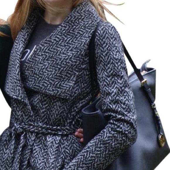 EUC 🎉 Belted BR Patterned Trench 😍 - Picture 2 of 7